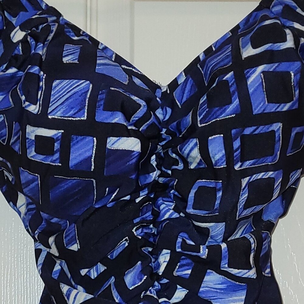 MiracleSuit Slimming Blue Black Pattern One Piece Swimsuit Size 10 - Picture 4 of 7